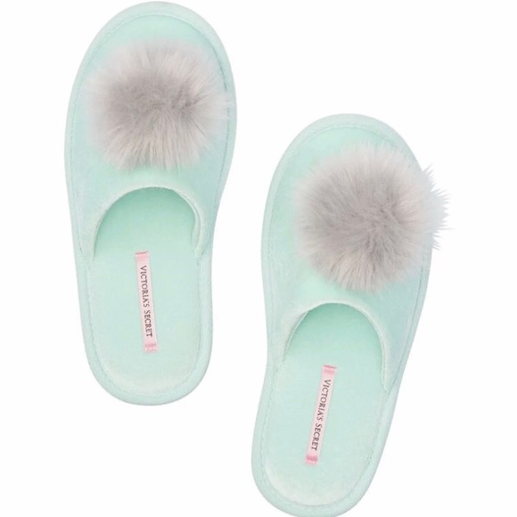 NWT💚Victoria’s Secret Pink Slippers💚 - Picture 1 of 3